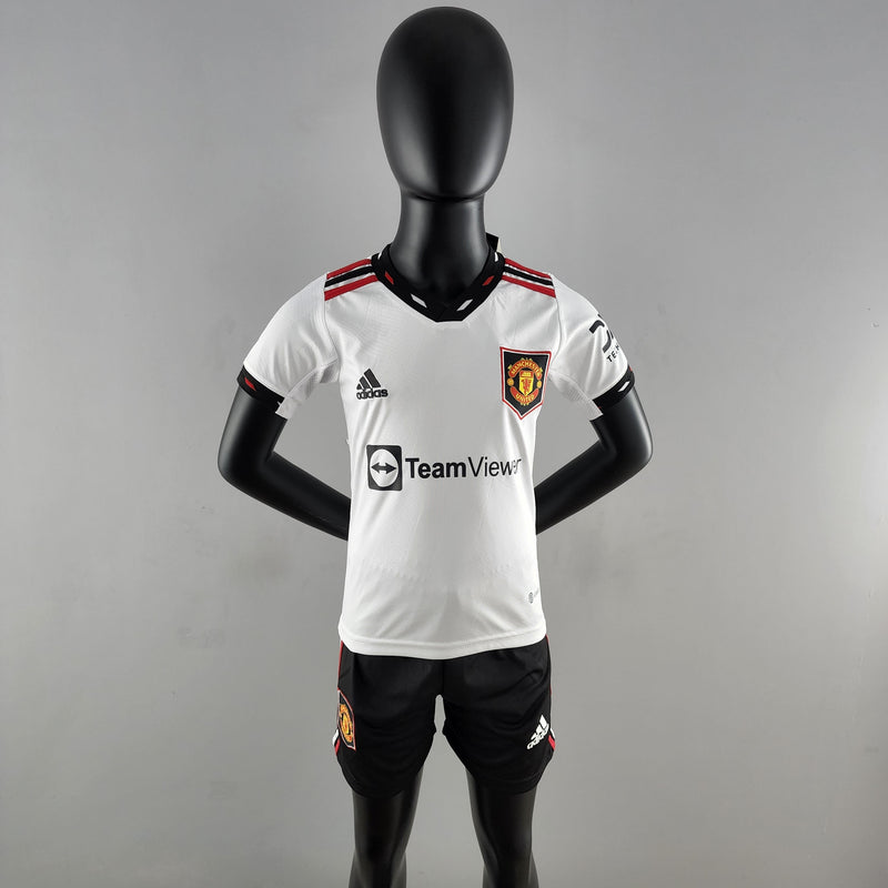 Kit Infantil Manchester United Reserva 22/23